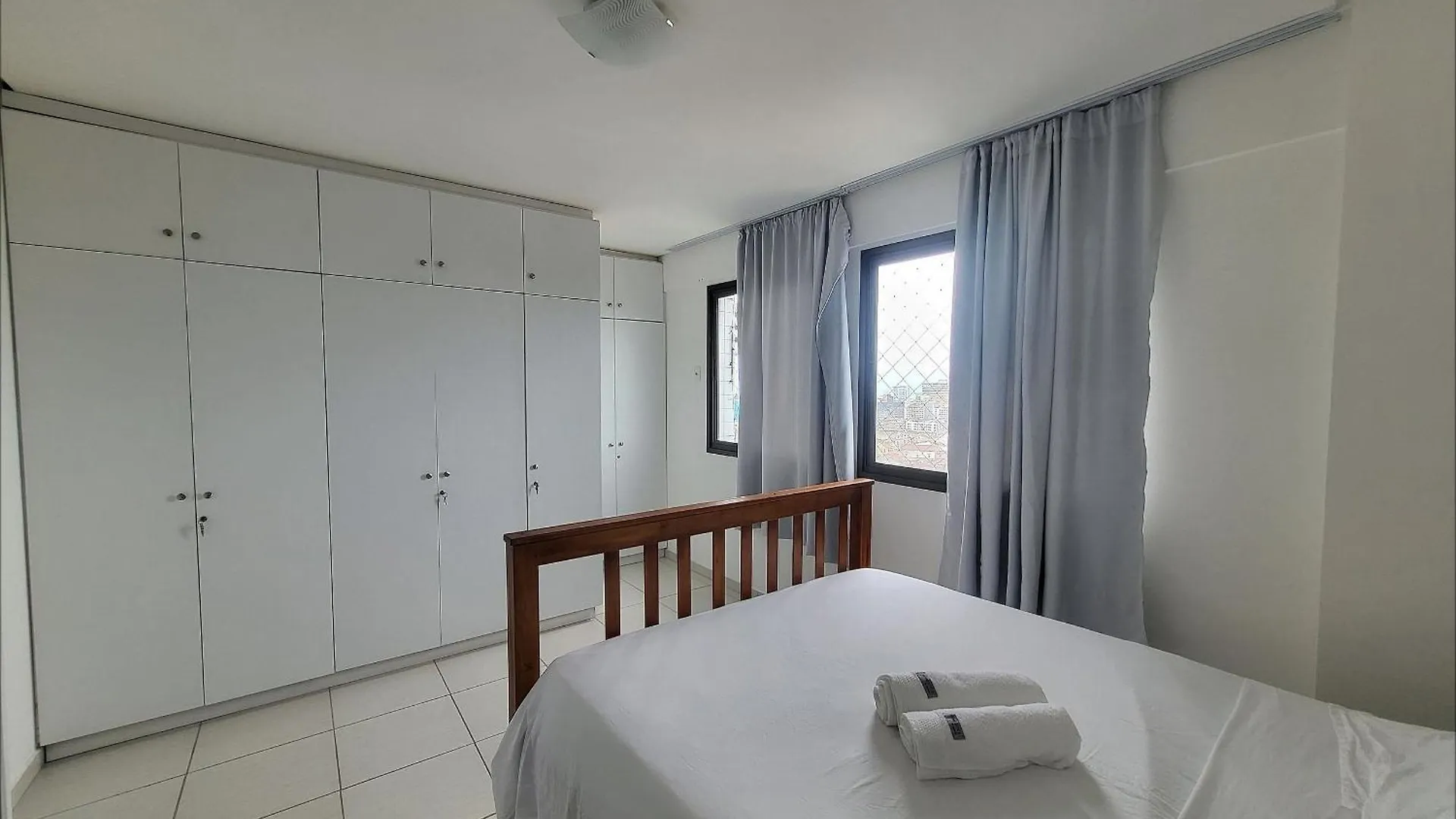 Confortavel Apartamento Com 2 Quartos, Sendo Um Suite, Varanda, Ampla Sala, Cozinha Area De Servico E Banheiro Social Recife Apartment