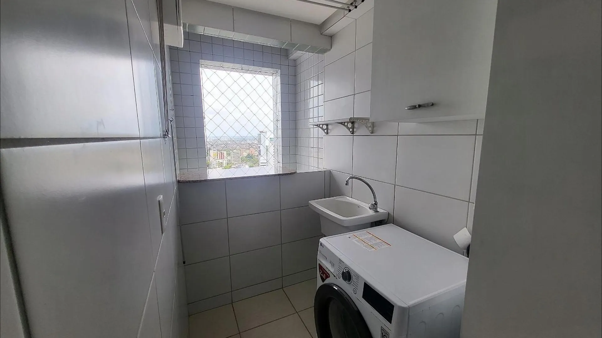 Confortavel Apartamento Com 2 Quartos, Sendo Um Suite, Varanda, Ampla Sala, Cozinha Area De Servico E Banheiro Social Recife Brazil