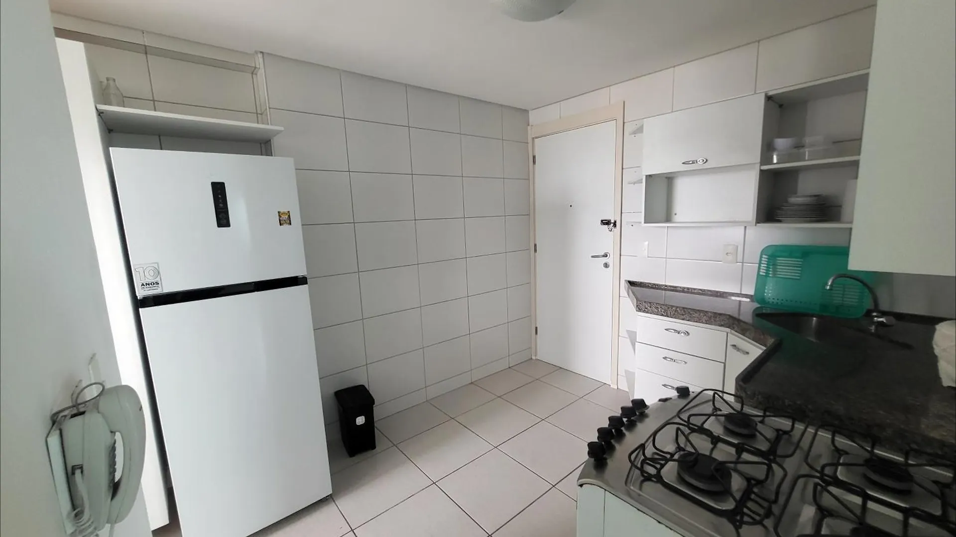 Confortavel Apartamento Com 2 Quartos, Sendo Um Suite, Varanda, Ampla Sala, Cozinha Area De Servico E Banheiro Social Recife